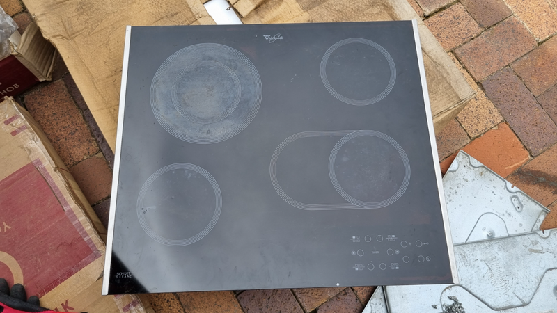 WHIRLPOOL GLASS HOB AKT821XL - CAN BE USED FOR SPARES