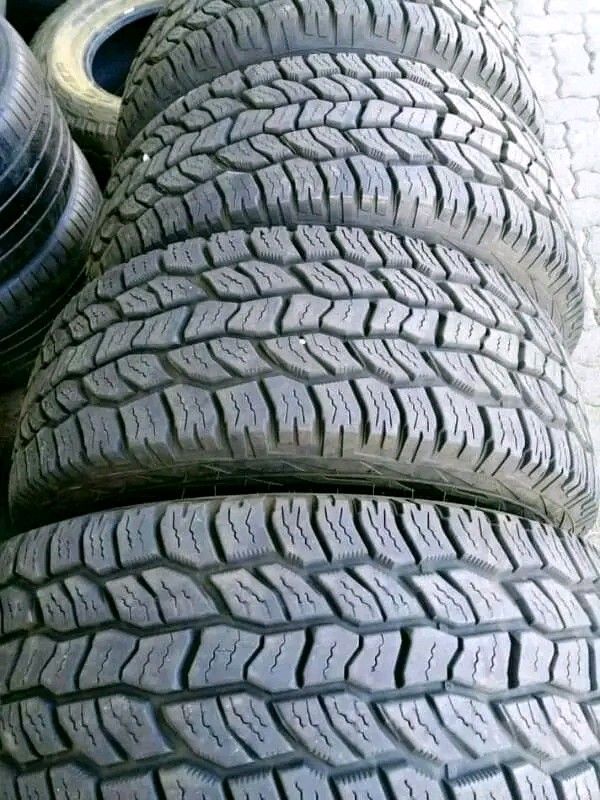 A clean set of 265 70 16 Cooper discoverer AT3 tyres with 90% treads available for sale