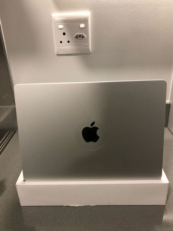 Spotless MacBook Pro 14 inch M1 Pro 1TB