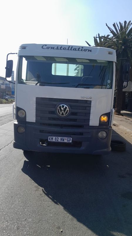 Vw constellation 8ton dropside in a great condition for sale at an affordable price