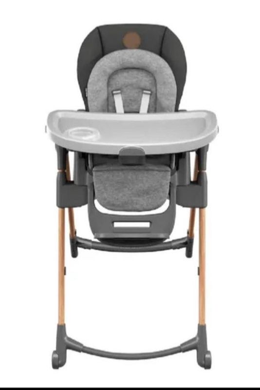 Baby feeding high chair