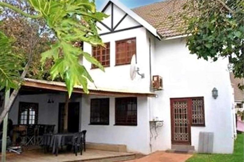 A family oriented house in a sought after Kyalami Manor Estate