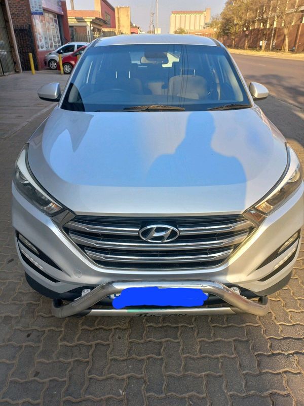 Hyundai Tucson 2017, Automavtic, has 2 keys, 1.6 engine