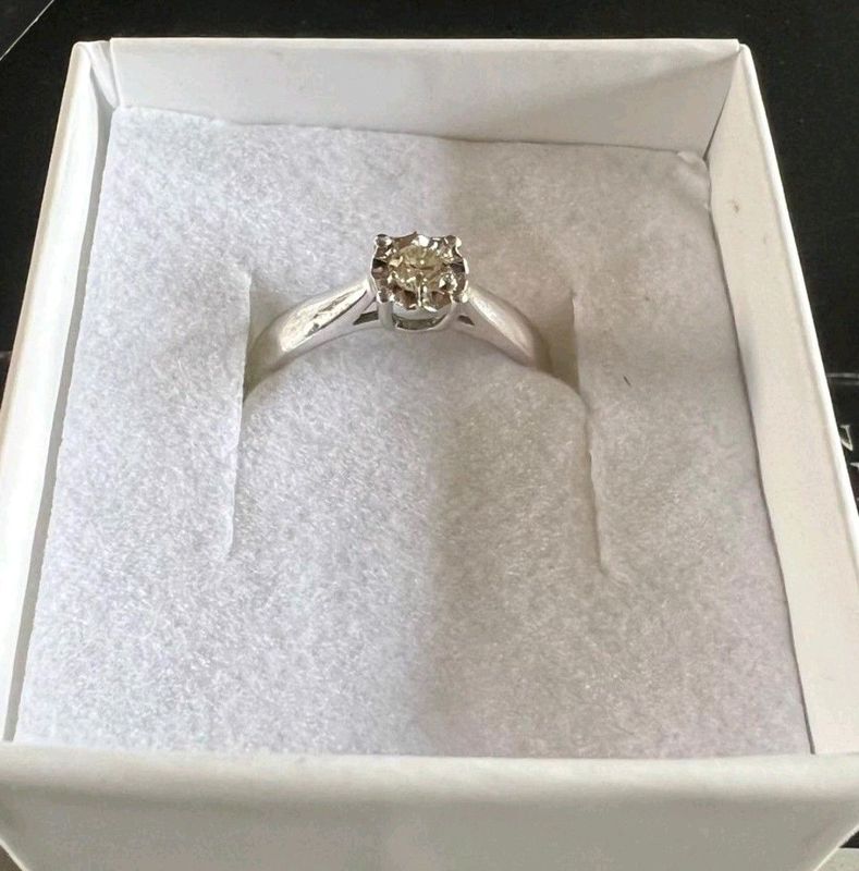 Solitaire White Gold Diamond Ring