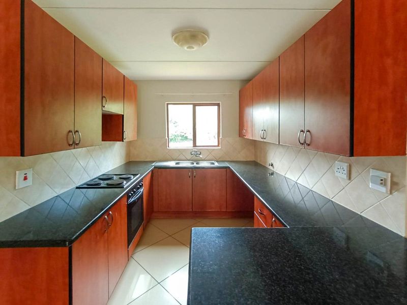 Apartment for sale in Little Falls, Roodepoort