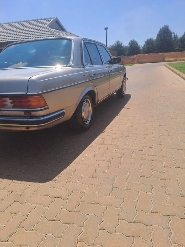 Mercedes-Benz W123 For Sale