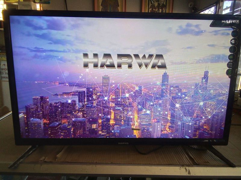 Harwa 32&#34; Tv &#43; Remote &#43; Box