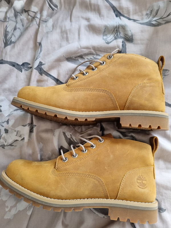 REDUCED - Brand New_Timberland Leather Waterproof boot size 9