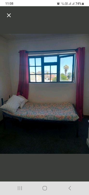 Room to rent Parow near Sanlam Centre &amp; Tygerberg station