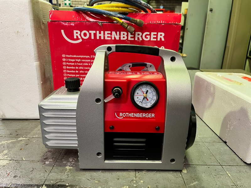 Rothenberger ROAIRVAC 3.0  and Gauges