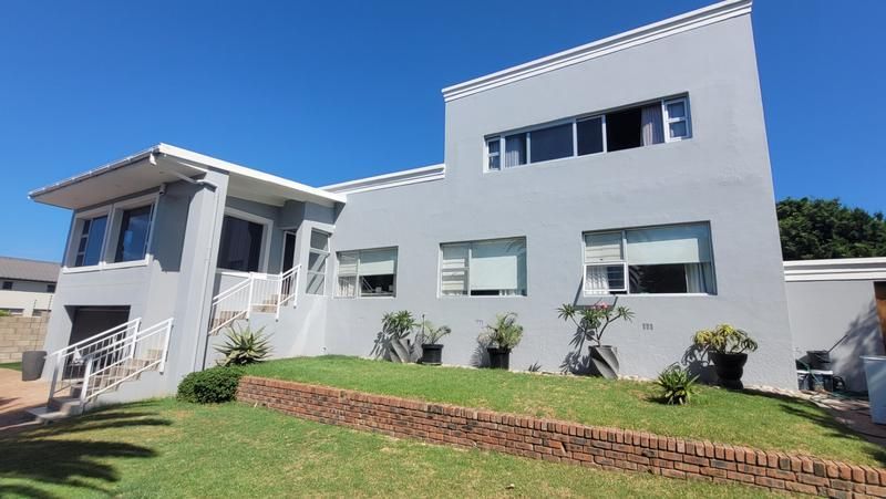 Spacious splendour in the BEST suburb of Mossel Bay.
