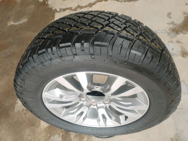 O n e 18 inch i s u z u xrider magrim &amp; g e n e r a l g r a b b e r a t tyre 255 60 r18 on sale.