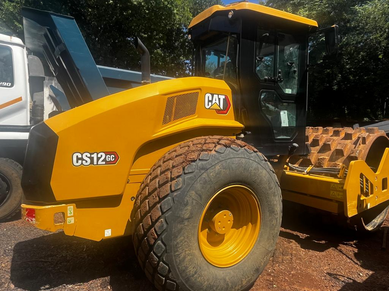 CAT CS 12 GC Smooth Drum Roller with Padfoot Shells For Sale (009039)