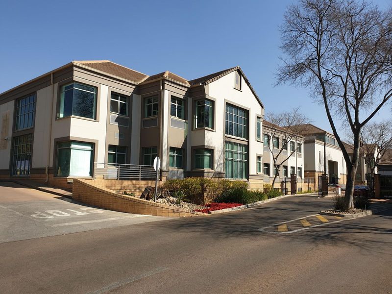 589SQM OFFICE SPACE TO LET WITHIN HILLCREST OFFICE PARK IN PRETORIA EAST