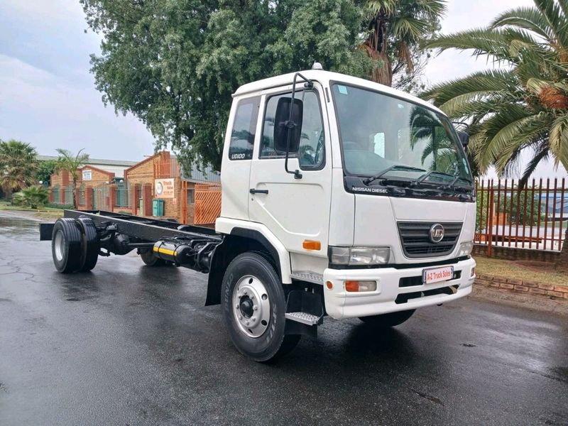 2017 UD UD100 Chassis/Cab