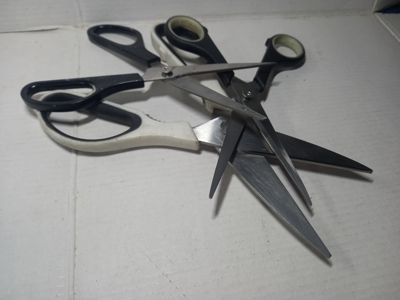 Scissors sharpening service