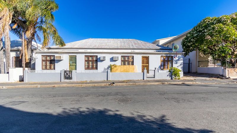 Excellent opportunity for investors and developers in Central Paarl.