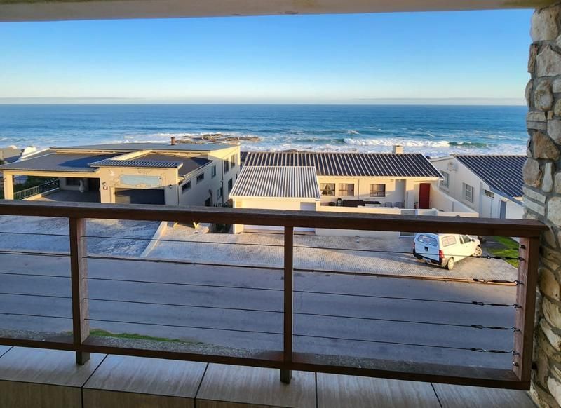 6 Bedroom Holiday/family home with incredible sea views for sale in Jongensfontein