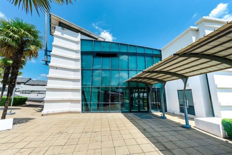 588m² Commercial To Let in Sunninghill at R60.00 per m²