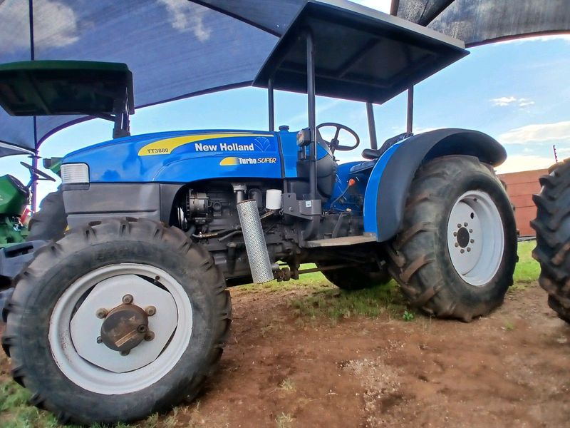 New Holland TT3880 4WD Super Hours:5573