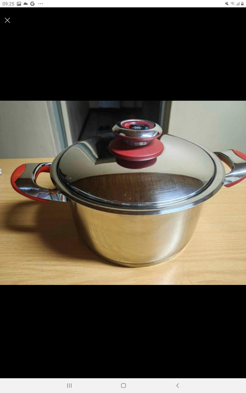 Cookware pots