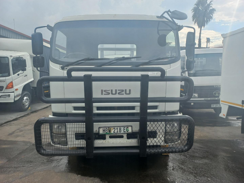 Grab the opportunity to own a dependable 2013 Isuzu FTR850 AMT 8 TON WITH 7.2M DROPSIDE BODY