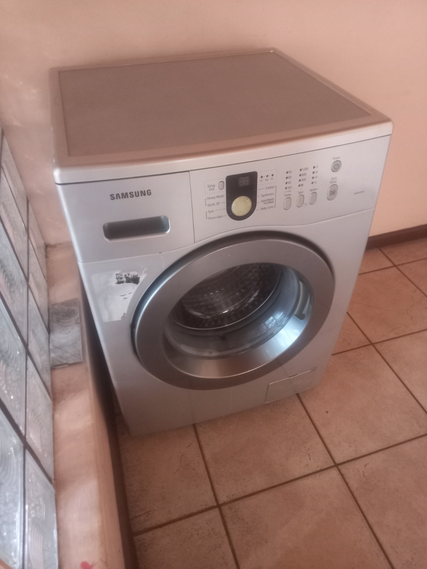 SAMSUNG FRONT LOADER.GOOD AS NEW R2800  0627935427