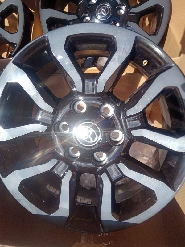 TOYOTA HILUX RS RIMS SIZE 18inch