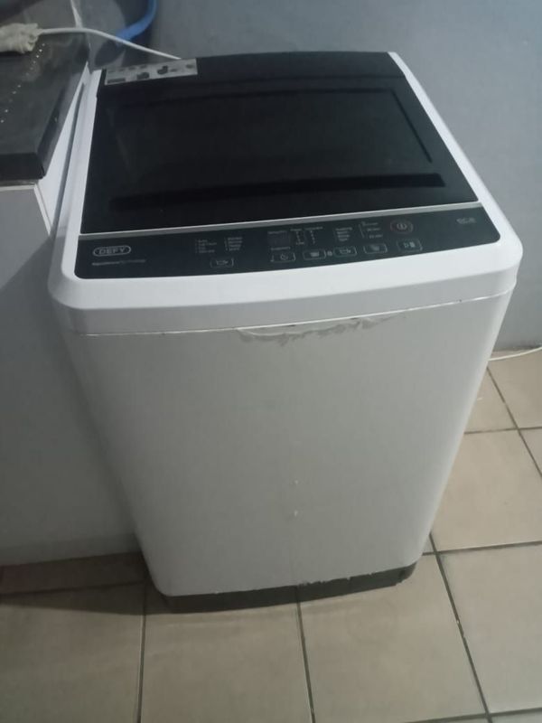 DEFY top loader washing machine R2,000