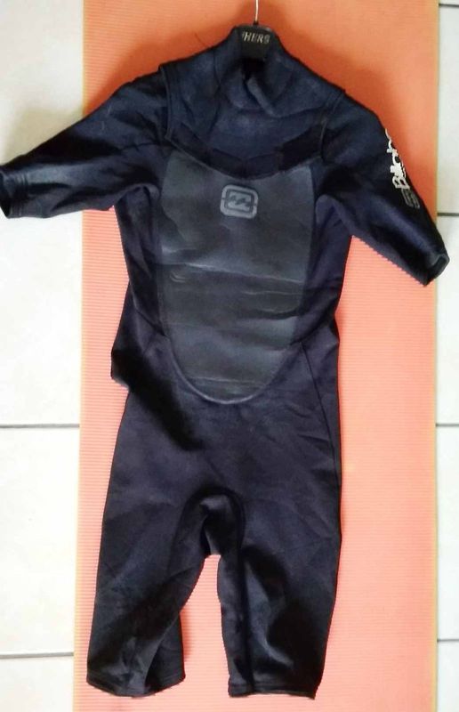 Mens LARGE wetsuits