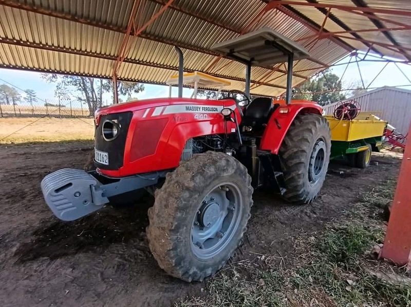 Massey Ferguson 440 2014