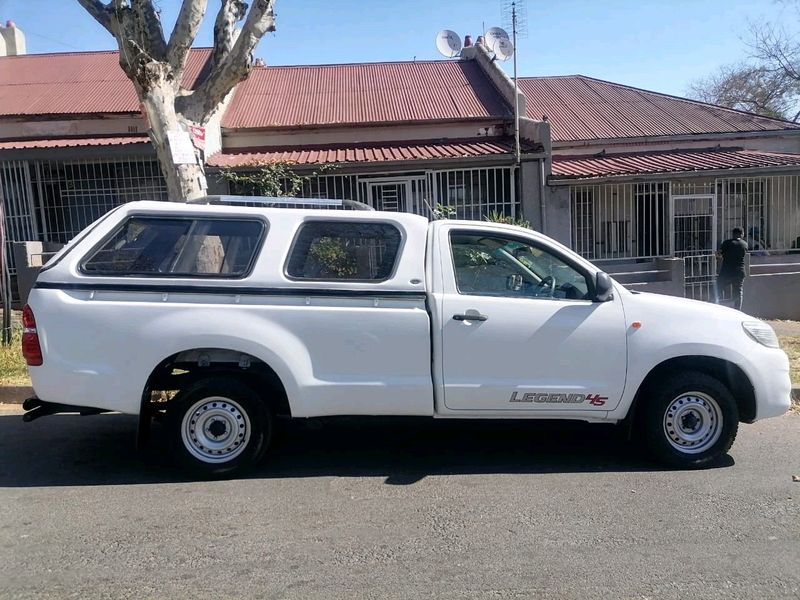 2012 TOYOTA HILUX SINGLE CAB 2.0 VVTI WITH CANOPY IN EXCELLENT CONDITION