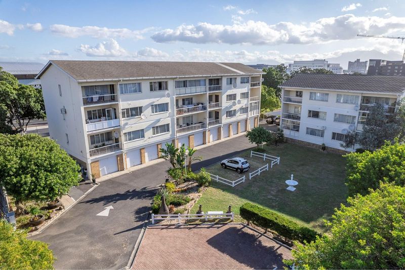 Newly Renovated 2-Bedroom Apartment with Spectacular Views in Parow, Bellville!!