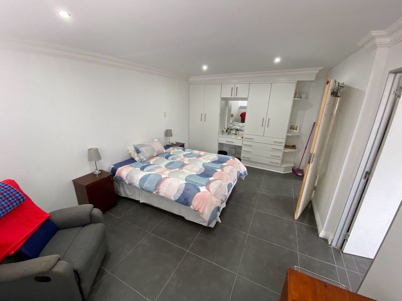 Extra Large 1 Bed Flatlet