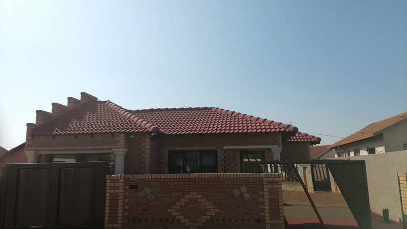 3 Bedrooms House for Rental in Prote Glen Ext 11