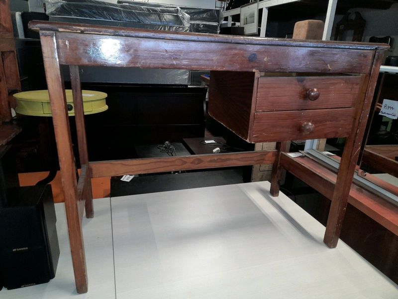 2 drawer desk