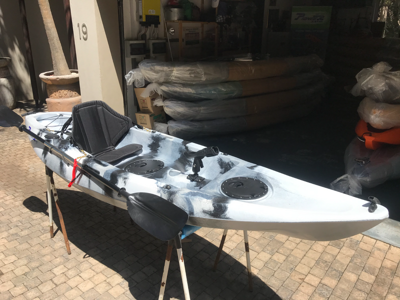 Pioneer Kayak AA2 single incl. seat, paddle, leash and rod holder, Winter Camo colour, NEW!