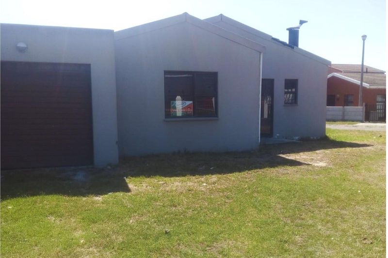 3 Beroom Secure Family home  WITH BRAAIROOM -  close to all ameneties