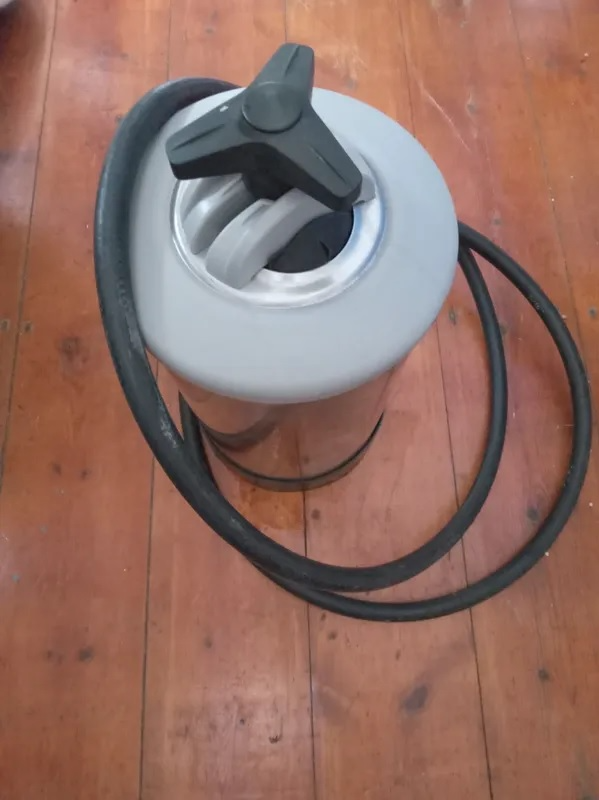 Stainless steel manual water softener DVA LT8 In very good conditionNo longer required