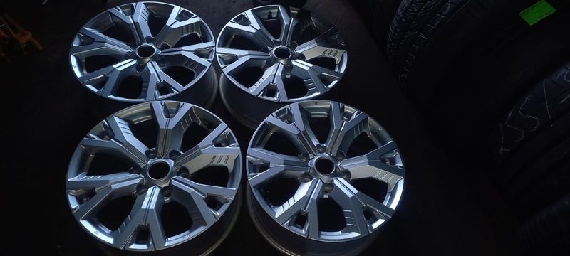 A clean set of 18inch Isuzu rims available for sale