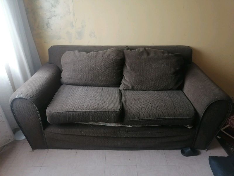 2 or 3 seater couch