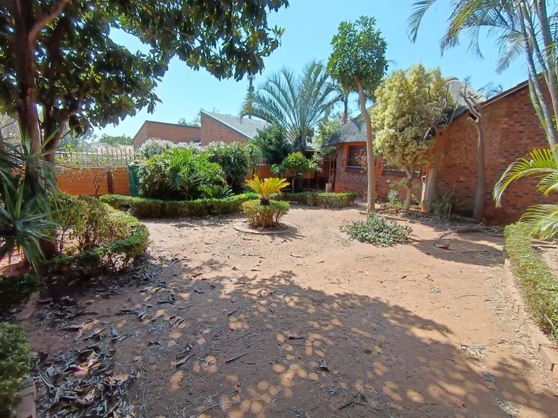 3 Bedroom House for Sale in Safari Gardens