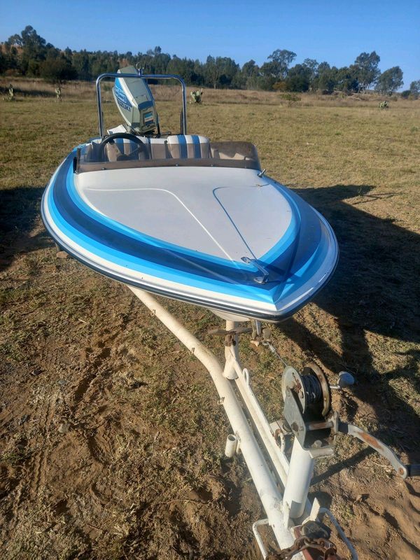WATERSPORT FAMILY BOAT FOR SALE