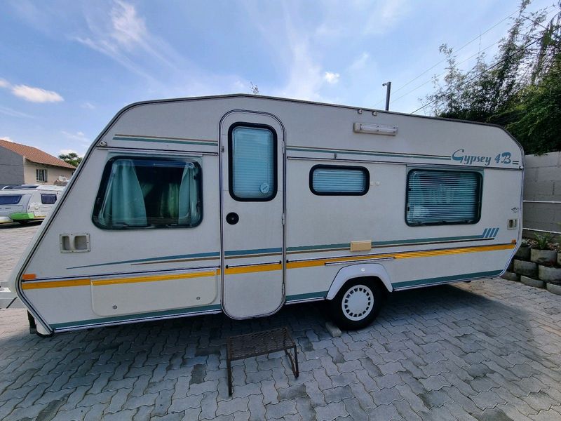 1993 Gypsey 4B Caravan