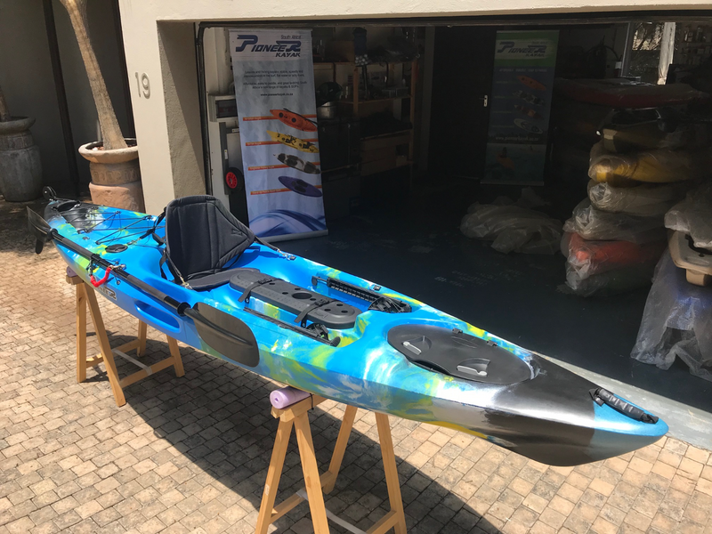 Pioneer Kayak Kingfisher incl. seat, paddle, leash, rod holder and rudder, Ocean Camo colour, NEW!