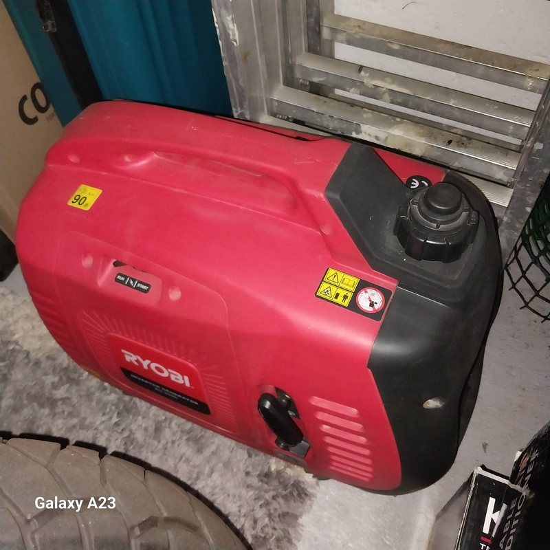 Ryobi RG-2200i Inverter generator, 82hours, as new