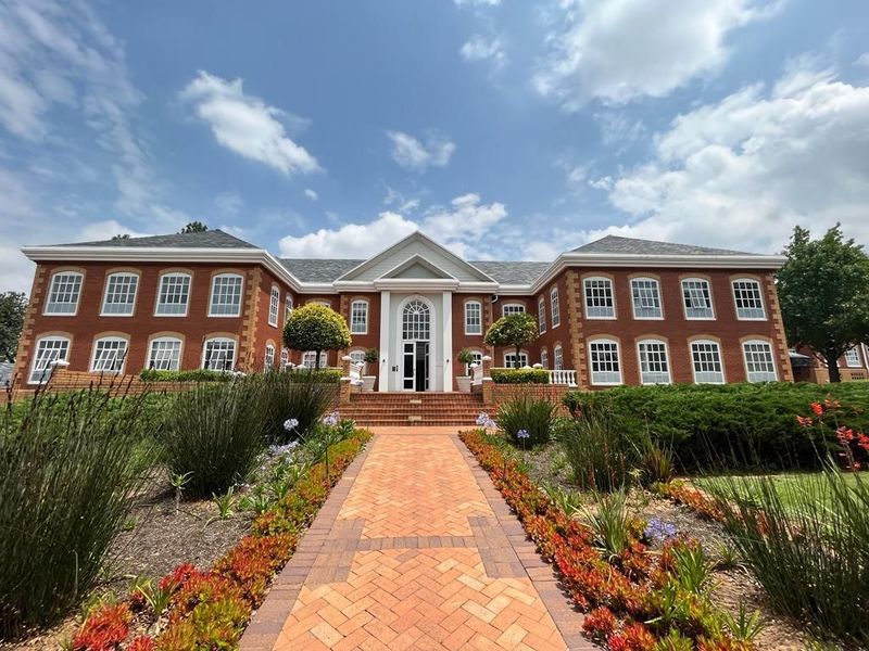 Hamptons Office Park | Pristine Office Space to Let in Bryanston