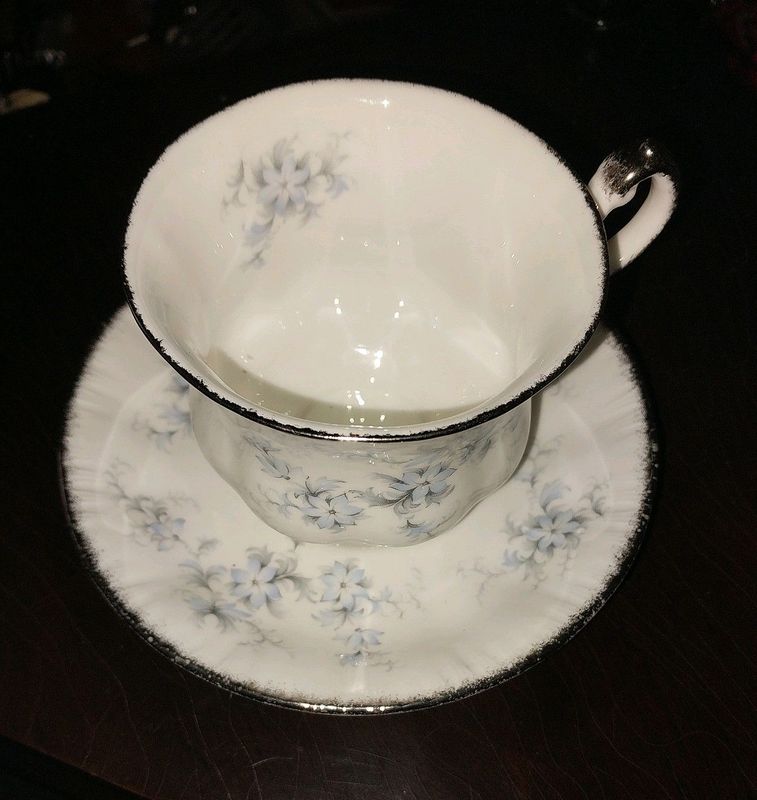 Vintage, Paragon teacups, saucers and side plates