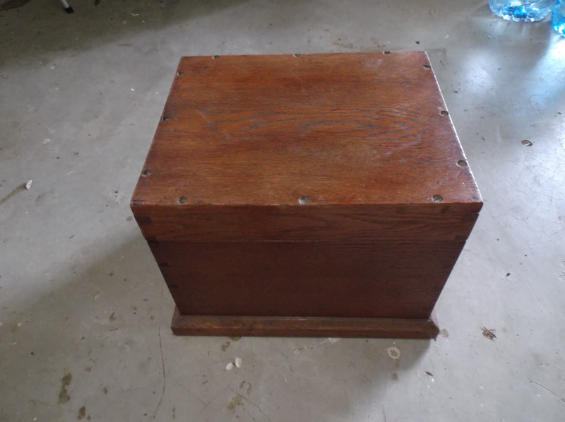 Oak Utilities box with fitted inside tray