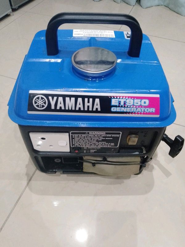 YAMAHA ET950 GENERATOR - 950 WATT R1000